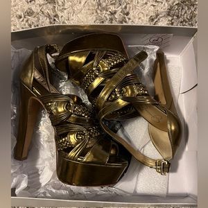 Metallic bronze Jessica Simpson platforms size 9 used